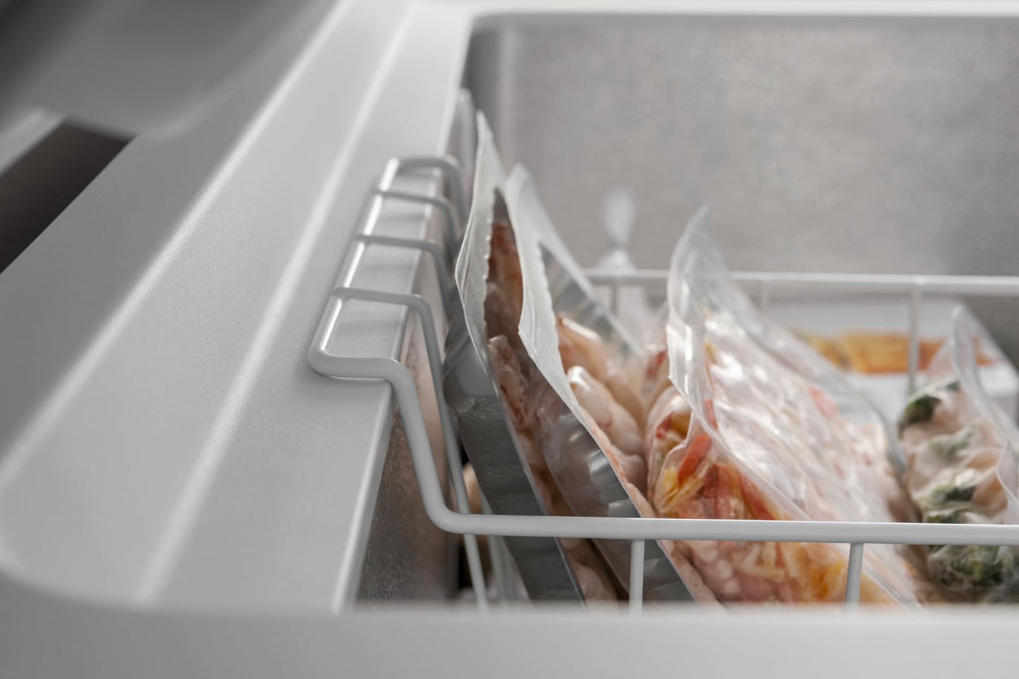 Whirlpool WHM39112 Gefriertruhe 394L A++ SuperFreeze Innenbeleuchtung Door Balance leise 42dB